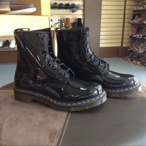 1460 8 eye boot lamper